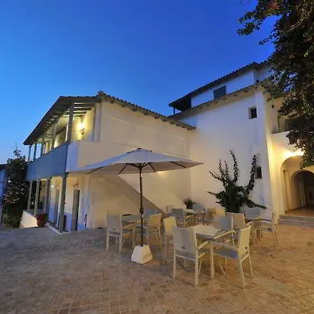 Hotel Agios Nikitas מלון