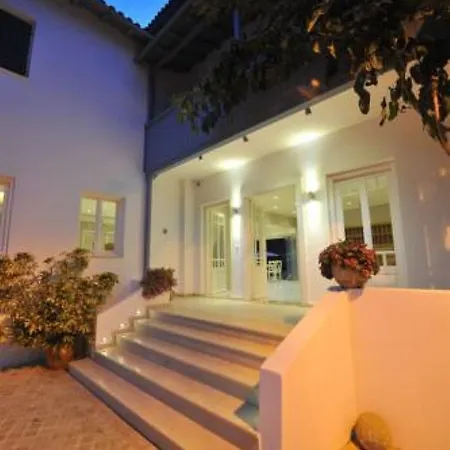 Hotel Agios Nikitas מלון