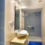 Hotel Agios Nikitas فندق